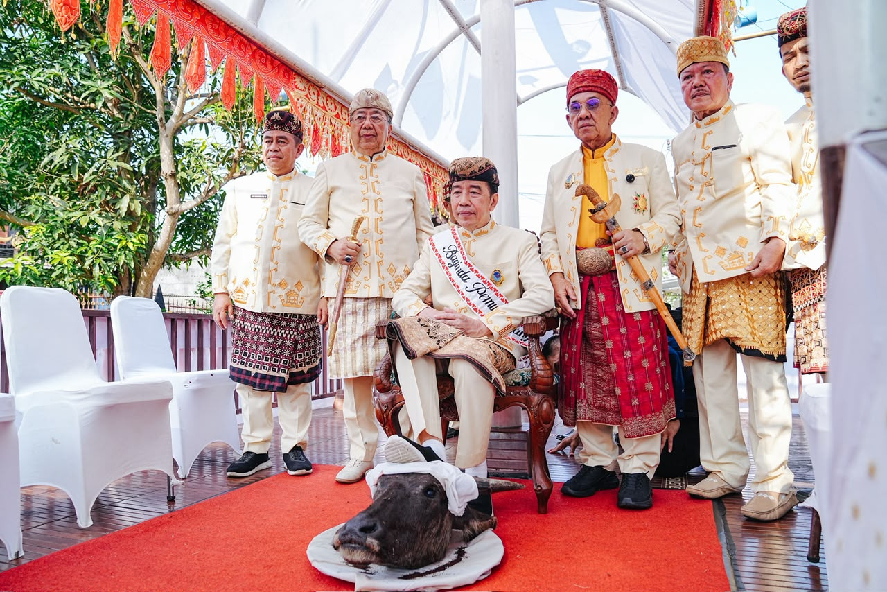 Ilustrasi injak kepala kerbau untuk artikel Jokowi Jalani Ritual Injak Kepala Kerbau di Bandar Lampung