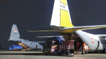 Ilustrasi hercules tni au untuk artikel 2 Hercules TNI AU Kirim 27 Ton Bantuan untuk Korban Gempa NTT