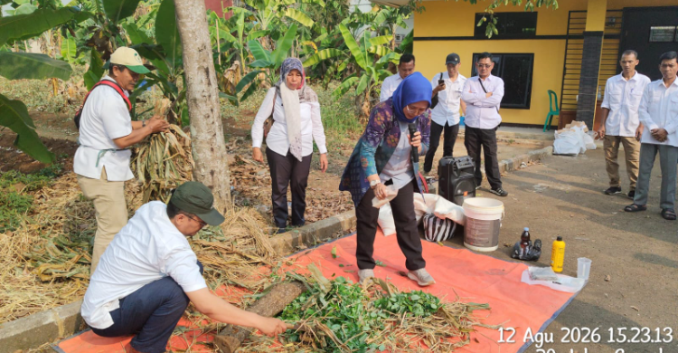 Ilustrasi pendampingan perizinan pupuk untuk artikel Pusat PVTPP Perkuat Pendampingan Perizinan Pupuk di Sukabumi